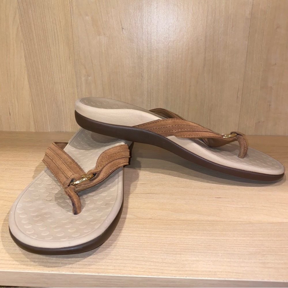 Vionic Tide Aloe Brown Sandals with Gold Accent Ring Size 9